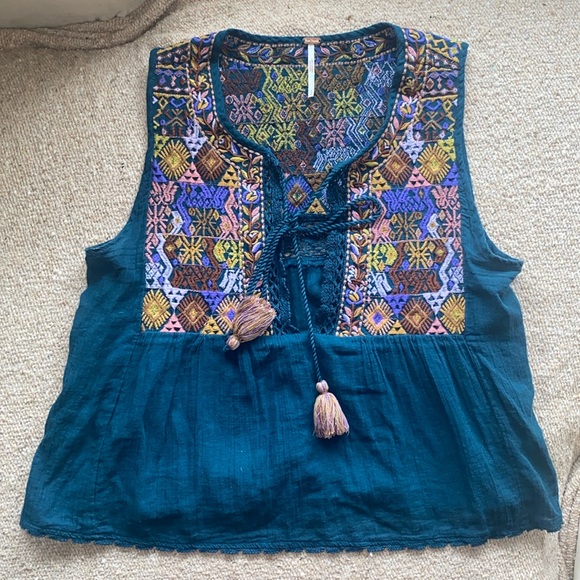 Free People Tops - Free People embroidered top - small